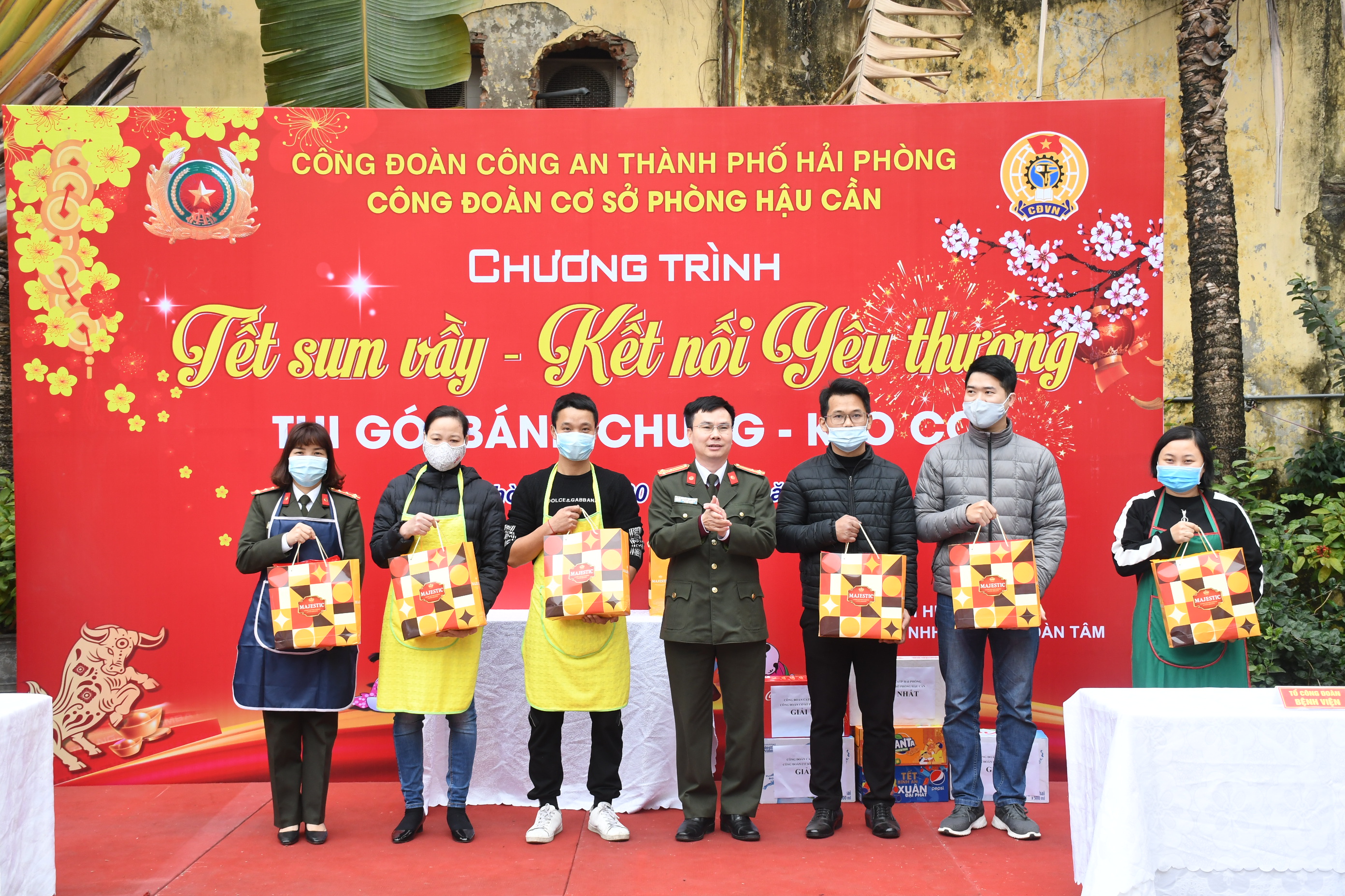 Công đoàn Phòng Hậu cần CATP tổ chức chương trình “Tết sum vầy - Kết nối yêu thương” năm 2021.